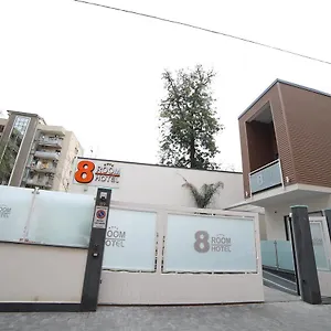 Hotel 8room, Katania